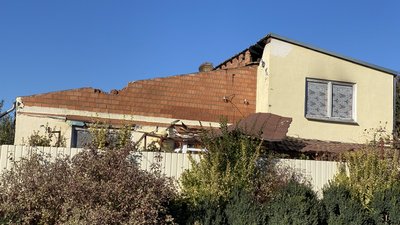 "Увесь будинок зруйнований, і в сусіда, і в мене". Мешканці Марганця розказують про три місяці життя під обстрілами "Увесь будинок зруйнований, і в сусіда, і в мене". Мешканці Марганця розказують про три місяці життя під обстрілами