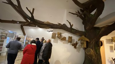 На Тернопільщині переселенцям з Маріуполя провели екскурсію На Тернопільщині переселенцям з Маріуполя провели екскурсію