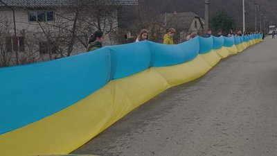 На Закарпатті попрощалися з полеглим військовим Віктором Головнею На Закарпатті попрощалися з полеглим військовим Віктором Головнею