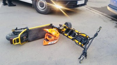 На Івано-Франківщині у ДТП травмувався водій електросамоката На Івано-Франківщині у ДТП травмувався водій електросамоката