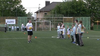 На Рівненщині дітей-переселенців задіюють у проєкті "Поруч" На Рівненщині дітей-переселенців задіюють у проєкті "Поруч"