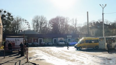 Який вигляд мала вулиця Садова у Чернівцях понад століття тому Який вигляд мала вулиця Садова у Чернівцях понад століття тому