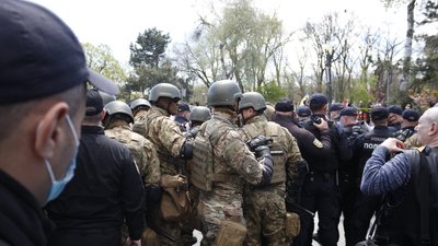 Заборонена символіка та сутички. Як пройшло 9 травня в Одесі Заборонена символіка та сутички. Як пройшло 9 травня в Одесі