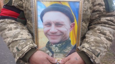 У Сумах поховали бійця Андрія Штиркова, якого два роки вважали зниклим безвісти