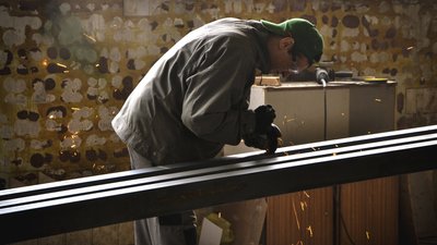 145 польових буржуйок за місяць: в Одесі п'ятеро друзів виготовляють пічки для передової 145 польових буржуйок за місяць: в Одесі п'ятеро друзів виготовляють пічки для передової