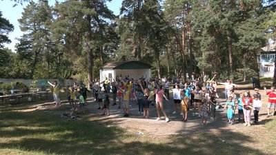 Спорт та майстер-класи: в черкаському санаторії напередодні навчального року організували свято для дітей-переселенців Спорт та майстер-класи: в черкаському санаторії напередодні навчального року організували свято для дітей-переселенців