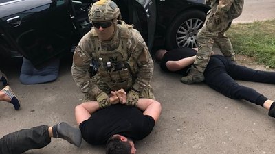 У Тернополі затримали керівника державної податкової інспекції на вимаганні 40 тисяч доларів У Тернополі затримали керівника державної податкової інспекції на вимаганні 40 тисяч доларів