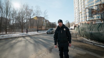 ФАБ-500 з неба: бомбардування вулиці Чорновола у Чернігові. РЕПОРТАЖ ФАБ-500 з неба: бомбардування вулиці Чорновола у Чернігові. РЕПОРТАЖ