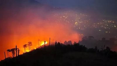 Пʼятий день триває пожежа у Ялті — окупанти шукають добровольців