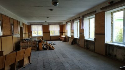Громадські активісти прикарпатського села проти дитсадка у клубі Громадські активісти прикарпатського села проти дитсадка у клубі