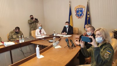 Матір загиблого артилериста з Тернопільщини привітали з Днем ракетних військ і артилерії