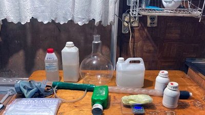 На Хмельниччині оголосили підозри членам організованої злочинної групи за збут амфетаміну