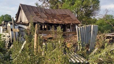 Російські обстріли 5 липня пошкодили будинки у Золочівській громаді на Харківщині: фото Російські обстріли 5 липня пошкодили будинки у Золочівській громаді на Харківщині: фото