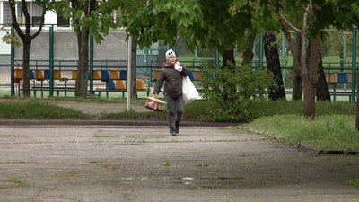 Черкаський учень прийшов до школи з мішком, замість рюкзака