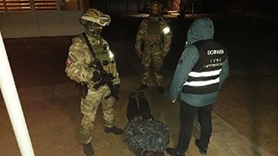 Поліція затримала підозрюваних у розбійному нападі на лісівника на Чернігівщині Поліція затримала підозрюваних у розбійному нападі на лісівника на Чернігівщині