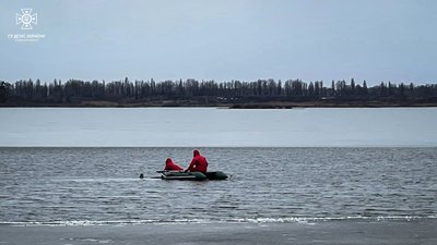В Яготині на Київщині рятувальники витягли з річки Малий Супій потопельника