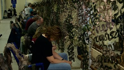 Одеські волонтери за три місяці зв’язали півтисячі маскувальних сіток. ФОТО Одеські волонтери за три місяці зв’язали півтисячі маскувальних сіток. ФОТО