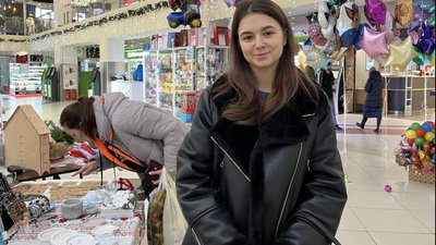У Тернополі організували ярмарок, щоб збирати гроші на авто для бойових медиків У Тернополі організували ярмарок, щоб збирати гроші на авто для бойових медиків