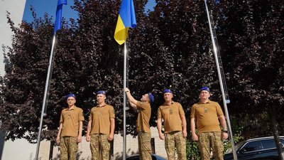 Підняття прапору в релокованих громадах Луганщини