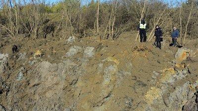 На Хмельниччині поліція фіксує наслідки ракетного обстрілу