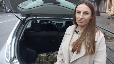 Жителька Тернопільщини передала військовим 1600 тактичних нош Жителька Тернопільщини передала військовим 1600 тактичних нош