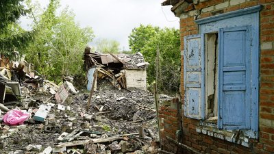 "Це тільки під знесення": Росія вдарила ракетами по приватних будинках у Чугуєві "Це тільки під знесення": Росія вдарила ракетами по приватних будинках у Чугуєві