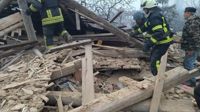 Під постійними обстрілами російських окупантів: як живе Сєвєродонецьк очима місцевої жительки Під постійними обстрілами російських окупантів: як живе Сєвєродонецьк очима місцевої жительки