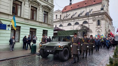 У Львові попрощалися із Героєм України Юрієм Шухевичем У Львові попрощалися із Героєм України Юрієм Шухевичем