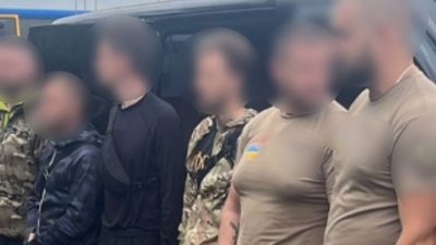 Затримані чоловіки на блокпості у Чернівецькій області