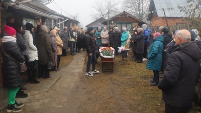 В Охтирці на Сумщині попрощались із загиблим солдатом Дмитром Бондаренком