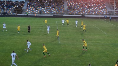 Тернопільська "Нива" вдома грає з київською "Оболонню"