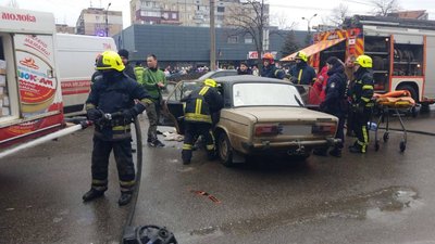 У Кривому Розі зіткнулись легковик та вантажівка: травмований чоловік та дитина