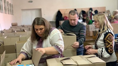 Тернопільські волонтери везуть військовим мотоцикл та три тонни допомоги Тернопільські волонтери везуть військовим мотоцикл та три тонни допомоги