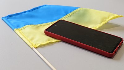 "Землячки" запустили гарячу психологічну лінію для українських захисниць. Як це працює