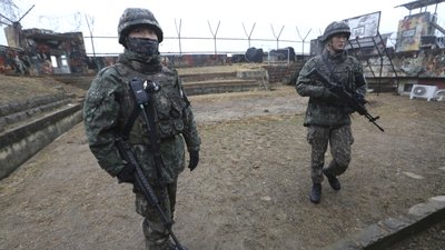 Дві Кореї обмінялися обстрілами у демілітаризованій зоні