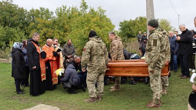 На Тернопільщині прощаються із загиблими військовослужбовцями На Тернопільщині прощаються із загиблими військовослужбовцями