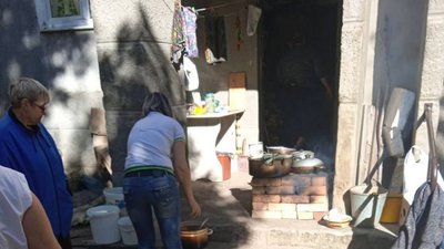 7-річного Стаса з Бахмута разом з сім'єю евакуювали до Чернівців 7-річного Стаса з Бахмута разом з сім'єю евакуювали до Чернівців