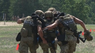 У Черкасах завершився міжнародний турнір серед спецпризначенців У Черкасах завершився міжнародний турнір серед спецпризначенців