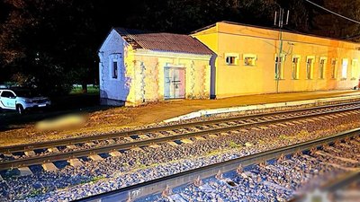 На залізничній колії у Миколївській області загинув чоловік