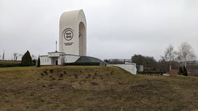 80-ті роковини розстрілів у Дробицькому яру: на Харківщині вшанували жертв 80-ті роковини розстрілів у Дробицькому яру: на Харківщині вшанували жертв