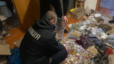 обшук, поліція, шахраї