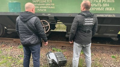 У вантажному потягу, який відправлявся до Угорщини, знайшли контрабандні сигарети