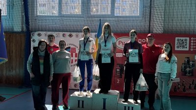 Сум'яни везуть до дому 4 медалі з всеукраїнських змагань зі стрільби з лука