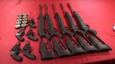 Українець намагався вивезти до Білорусі 5 гвинтівок, 5 револьверів та 2 тисячі набоїв