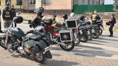 У мотоклубі «Gray Lords» існує чітка ієрархія та суворі умови до вступу в нього. Фото: Суспільне. Поділля. У мотоклубі «Gray Lords» існує чітка ієрархія та суворі умови до вступу в нього. Фото: Суспільне. Поділля.