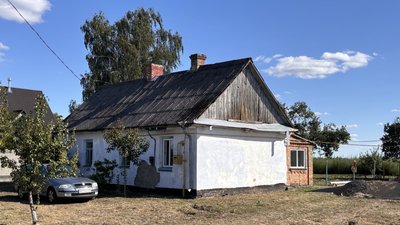 Як на Волині онука відновлює столітню хату-мазанку своєї бабусі Як на Волині онука відновлює столітню хату-мазанку своєї бабусі