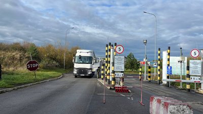 На словацько-українському кордоні сформувалися черги: у чому причина На словацько-українському кордоні сформувалися черги: у чому причина