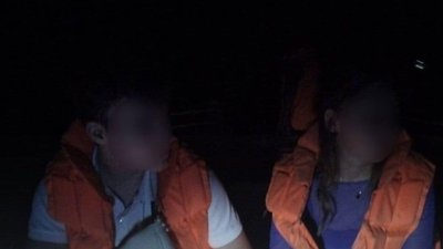 У Запоріжжі біля Хортиці врятували з води двох підлітків, що застрягли на мілині