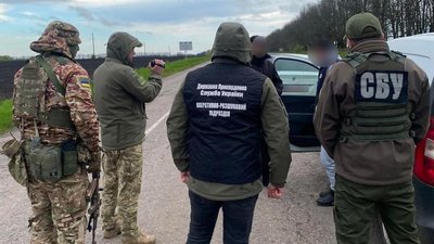 На Сумщині засудили чоловіка за незаконне переправлення військовозобов’язаних через кордон