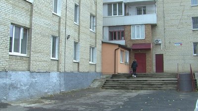 Обоє досі в реанімації: лікарі розповіли про стан лучанки, яка порізала себе та доньку Обоє досі в реанімації: лікарі розповіли про стан лучанки, яка порізала себе та доньку
